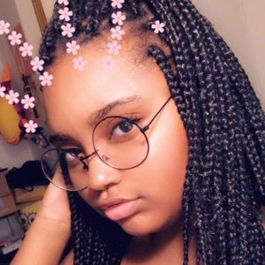 Meet your Posher, Mykaila